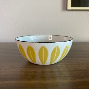 Cathrineholm 4” bowl enamelware Lotus
