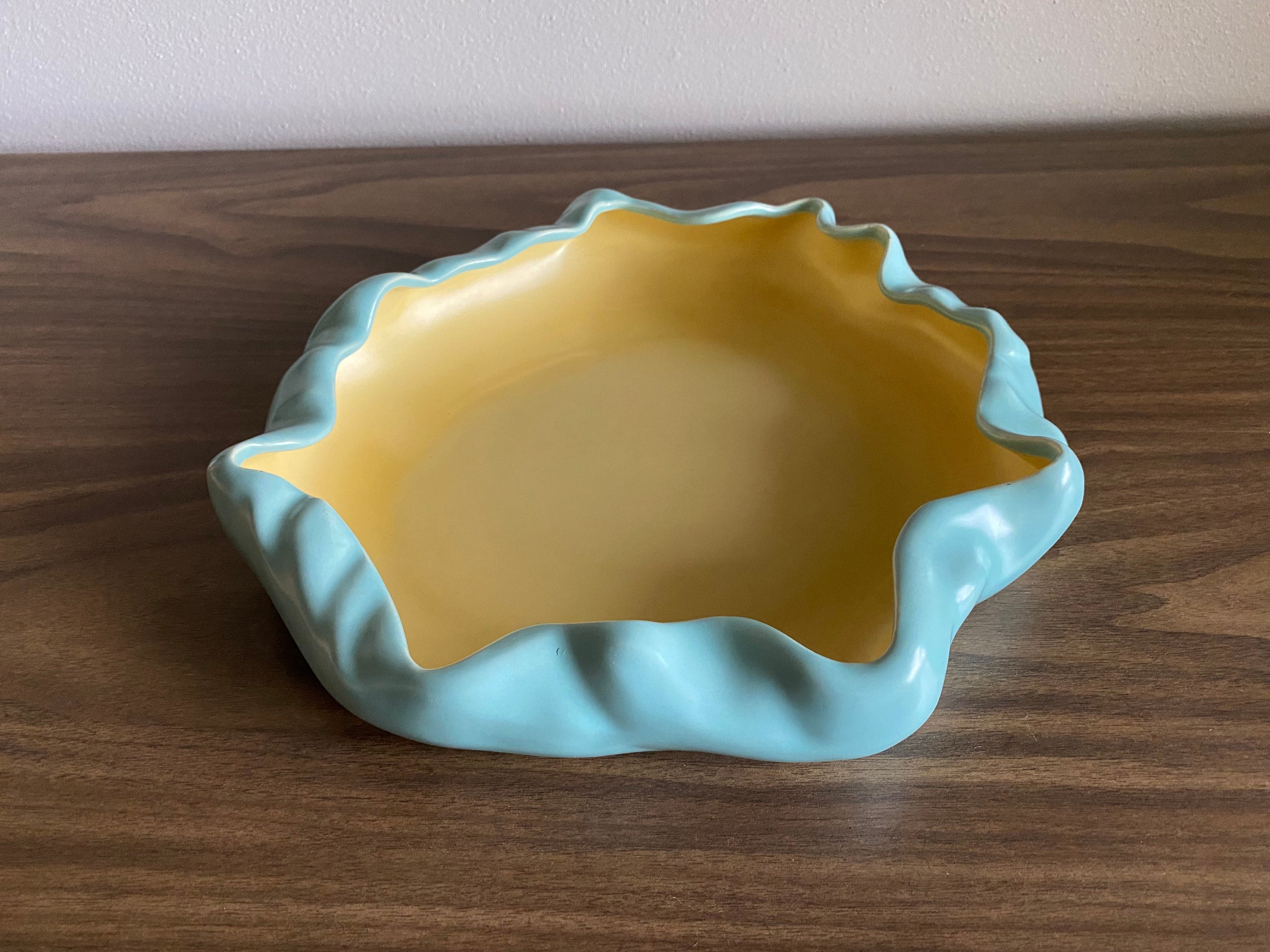 Metlox 737 Centerpiece Bowl | Poppy Trail Ceramic Pottery Metlox 737 Centerpiece Bowl | Poppy Trail Ceramic Pottery