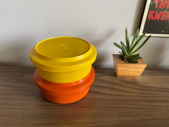 Boîte Tupperware avec couvercle choisissez l'orange ou le jaune Bol rond avec  couvercle en service -  France