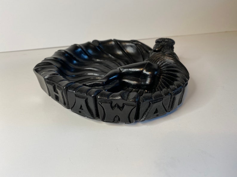 Coco Joes Hawaii hula girl ashtray 137 black lava No