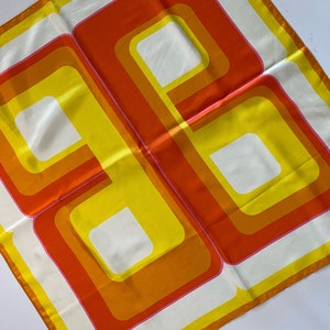 scarf geometric block