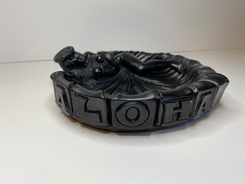 Coco Joes Hawaii hula girl ashtray 137 black lava No