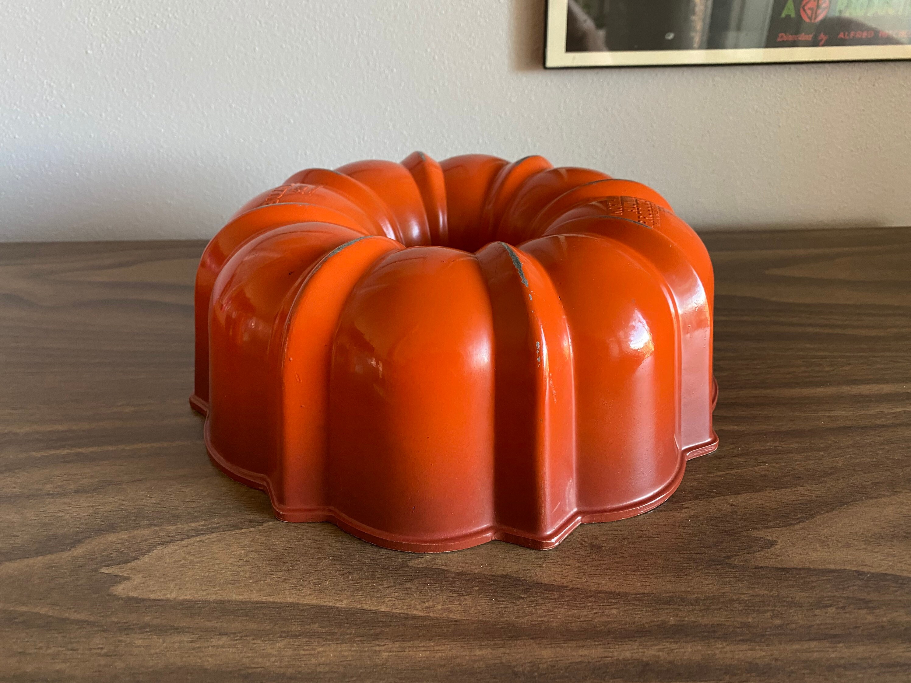 Vintage Mid Century Nordic Ware Bundt Fluted Tube Cake Pan 12 Cup W Box  Almond