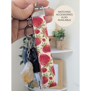 Strawberry Wristlet Keychain, Strawberries Wristlet Keychain, Wristlet Keychain For Keys, Lanyard Keychain