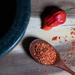 20 GHOST PEPPER SEEDS Blazing Hot Naga Bhut Jolokia Cobra Chili ...