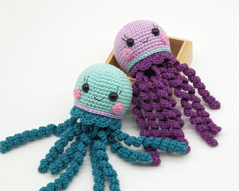 Амигуруми схема медузы. Вязаная игрушка медуза. Амигуруми медуза. МК медуза крючком амигуруми. Медуза амигуруми мастер класс.
