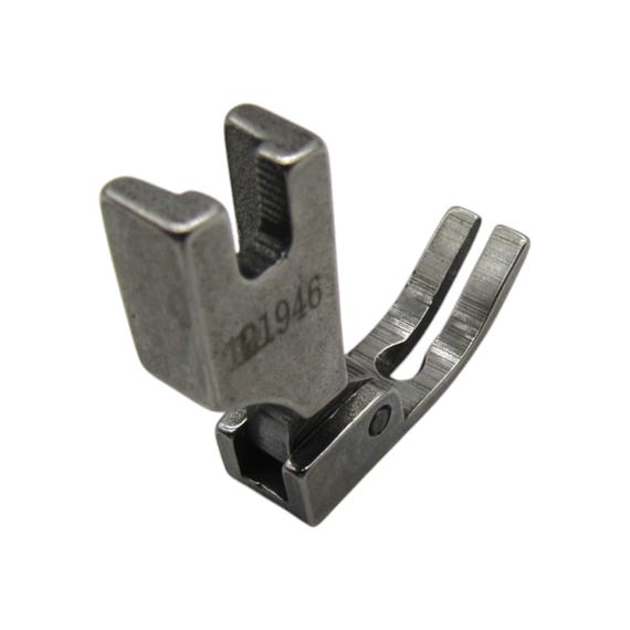ＯＯＯ　脚部分 Split Toe Zipper Foot Hinged - Industrial Sewing Machine Part