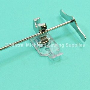 Low Shank 1/4" Quilting Foot With Guide - P60604-G