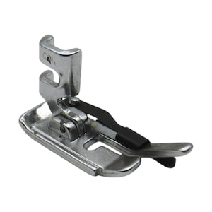 1/4&quot; Quilting Foot with Guide - Low Shank Sewing Machine - Part # ANF7