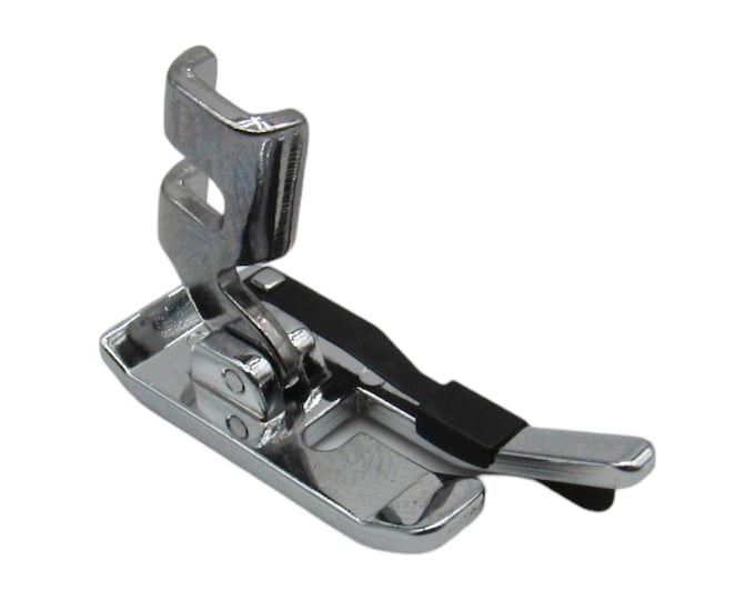 Quarter Inch Foot with Guide - Low Shank - Fits Singer Models 15, 66, 99, 201, 221, 222