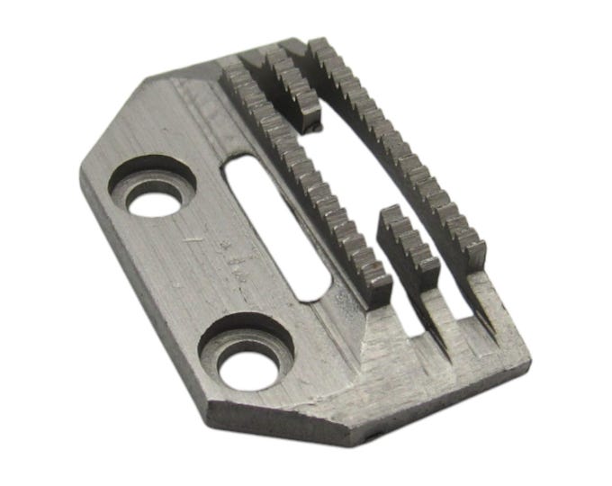 New Replacement Feed Dog - Singer Sewing Machine Part # 149031 (19 Teeth)