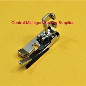 Quarter Inch Foot with Guide - Low Shank - Fits Singer Models 15, 66, 99, 201, 221, 222