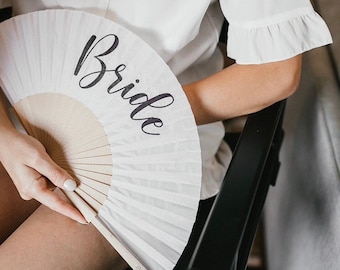 Éventail blanc pliant en bambou et tissu BRIDE pour poule ou mariage / EVJF / cadeau