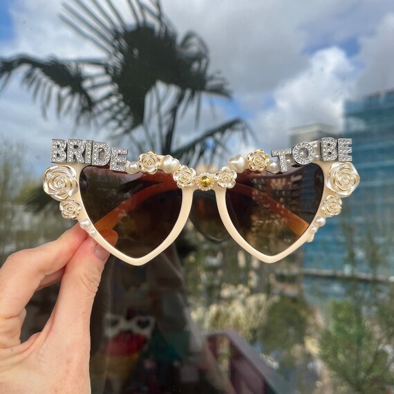 BRIDE TO BE Ivory Flower Heart Hen Party Sunglasses / Bachelorette / Wedding