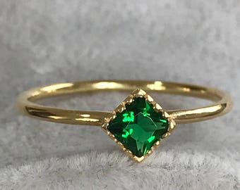 Mother Day Birthstone Ring, Christmas Gift Yellow Gold Ring, Emerald Birthstone Ring, Stackable Ring, Promise Ring For Her, Dainty May Ring