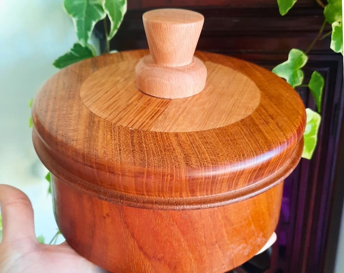 Large Mid Century Modern Scandinavian Teak Round Lidded Box 7'' Diameter