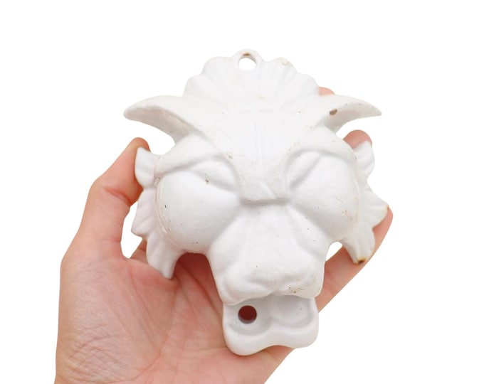 Vintage Cast Iron Tiger Head: Garden Wall Decor or Paperweight