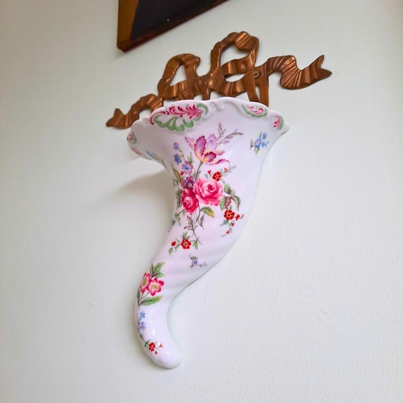 Royal Worcester Cornucopia Floral Porcelain Wall Pocket Made In England 1992