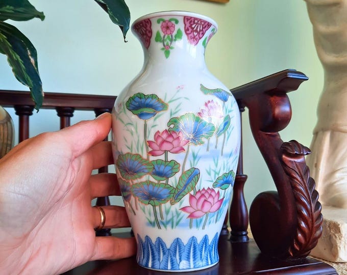 Mid Century Japanese Hasu Porcelain Vase With Hand Painted Lotus Floral Decoration 7'' Tall