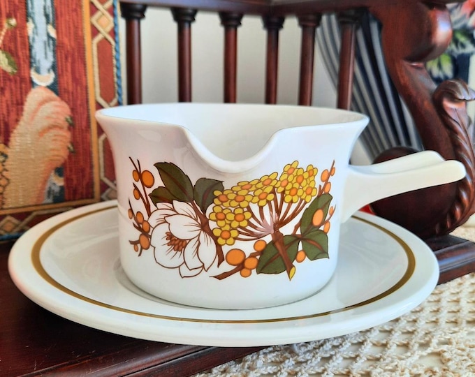 Mid Century Midwinter Meadowsweet Pattern Gravy Boat with Autumn Flowers Decoration