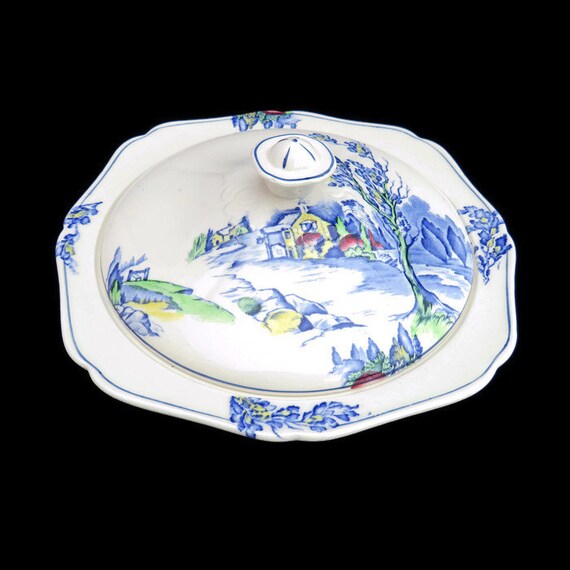 Art Deco Tureen Casserole Serving Bowl  by H&K Hollinshead and Kirkham 1930's .