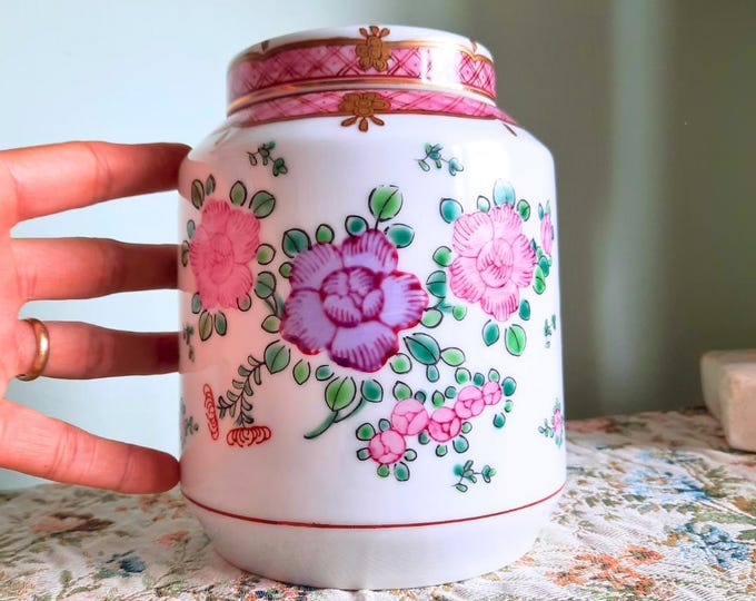 Vintage Gold Imari Japanese Porcelain Ginger Jar Famille Rose Floral Lidded Jar H 7''