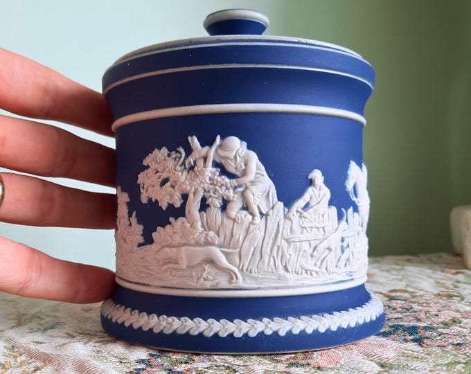 Large Antique Adams Pottery  Dark Blue JASPERWARE FOX HUNT 4.7" Humidor Tobacco Jar