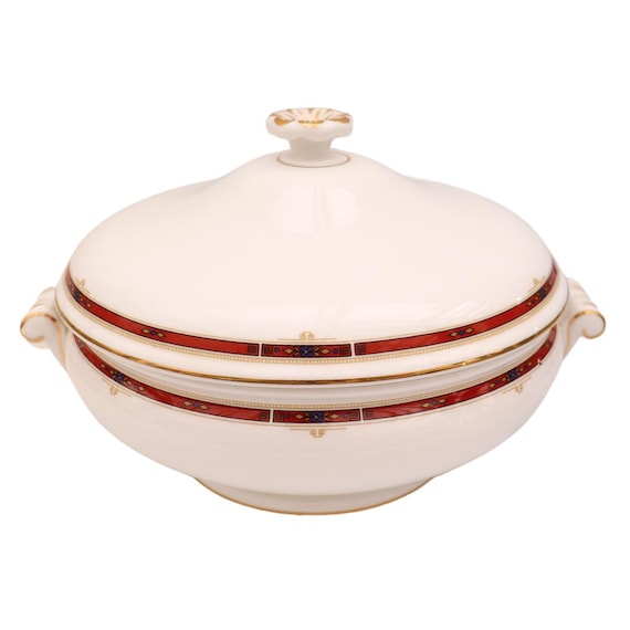 Vintage 80's Wedgwood Colorado Lidded Tureen Made in England Excellent Condition.