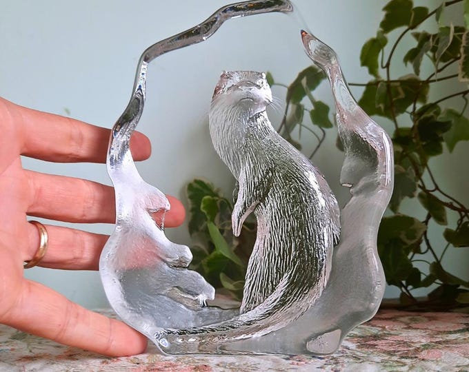 Mid Century Swedish Art Glass River Otter Paperweight by MATS JONASSON for Maleras Sweden Model 3284