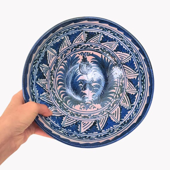 Large Hand-Painted Spanish Decorative Pottery Bowl: Large Lebrillo