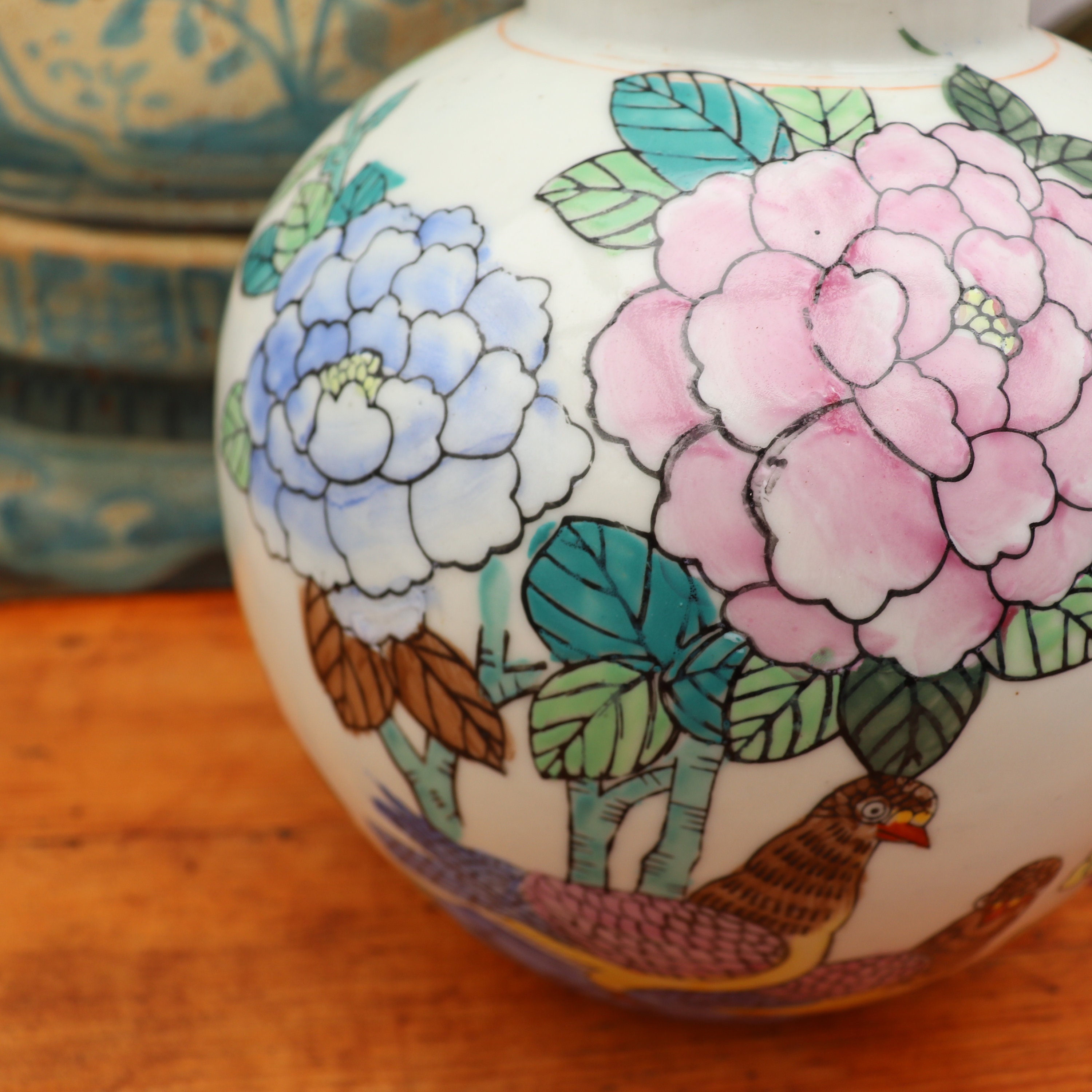 Chinese Lidded Ginger Jar With Birds and Floral Decoration H 10.2''