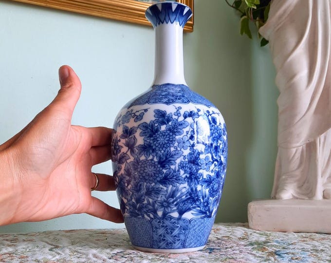 Vintage Japanese Blue And White Hand Painted Chrysanthemums Porcelain Vase 10.5'' Tall