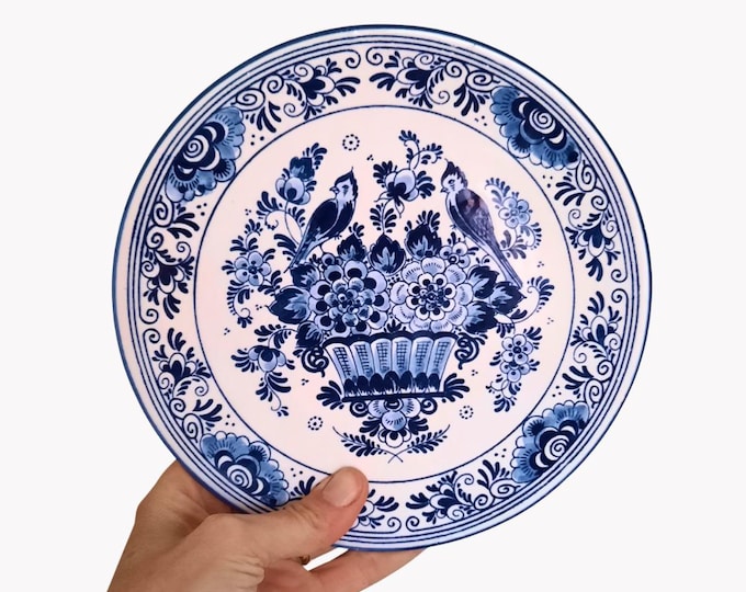 Small Hand Painted Delft Handwerk Blue & White Wall Plate Flower's Basket and  Birds Decoration 17th Century Style 8.2''