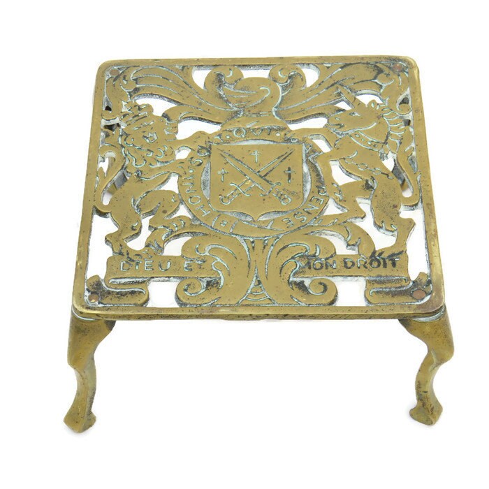 Antique Brass Trivet British Monarch Royal Coat Of Arms Dieu Et Mon