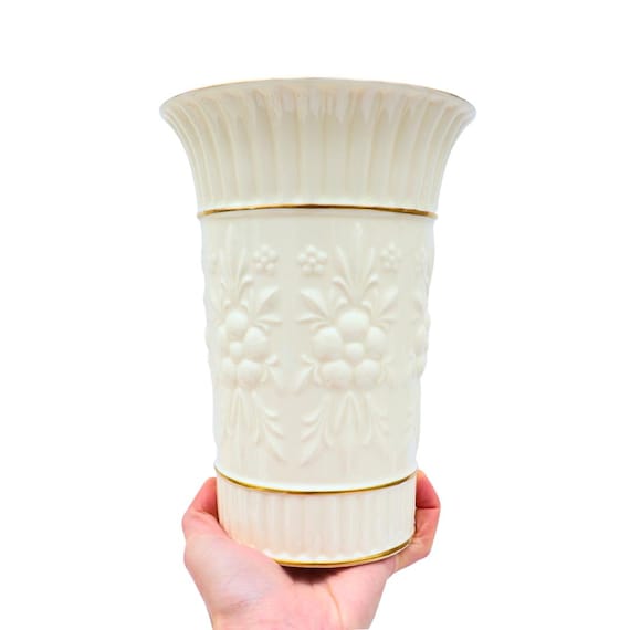 Vintage Aynsley English Fine Bone China Camellia Vase H 9.2 Inches RARE.