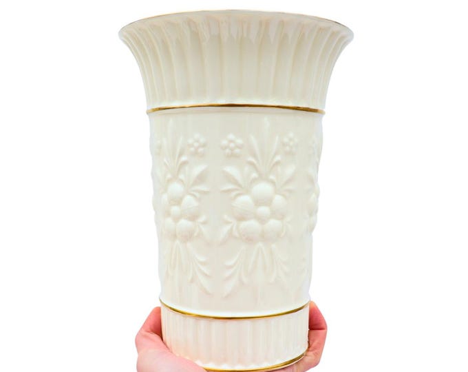 Vintage Aynsley English Fine Bone China Camellia Vase H 9.2 Inches RARE.