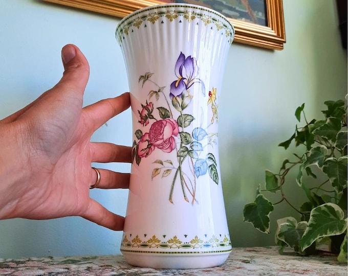 Vintage Royal Doulton Floral Porcelain Vase Camilla Pattern H 9'' Made In 1990