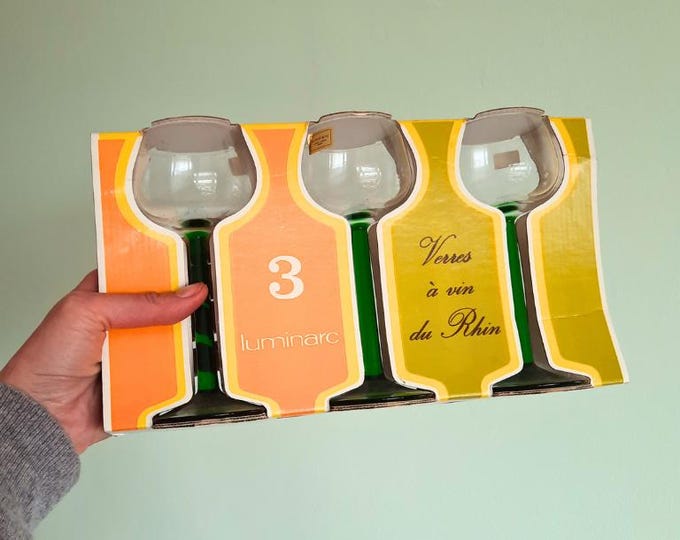 Mid Century Set of 3 Luminarc French Green Straight Stem White Wine Glasses Vintage New Stock