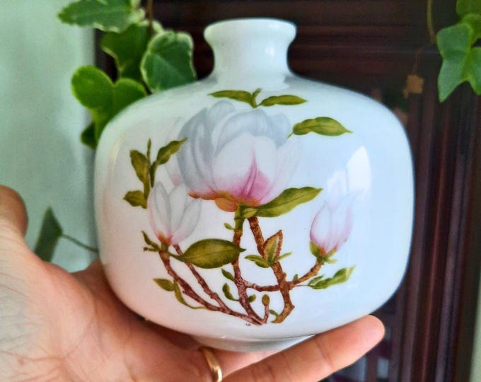 Vintage 90's Gerold Porzellan Hand Painted Magnolia Porcelain Bulbous Vase H 5.'' Very good condition
