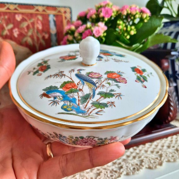 Mid Century Wedgwood Bone China Kutani Crane Pattern Lidded Bowl or Candy Bowl Crane Birds Floral  Decoration Excellent Condition