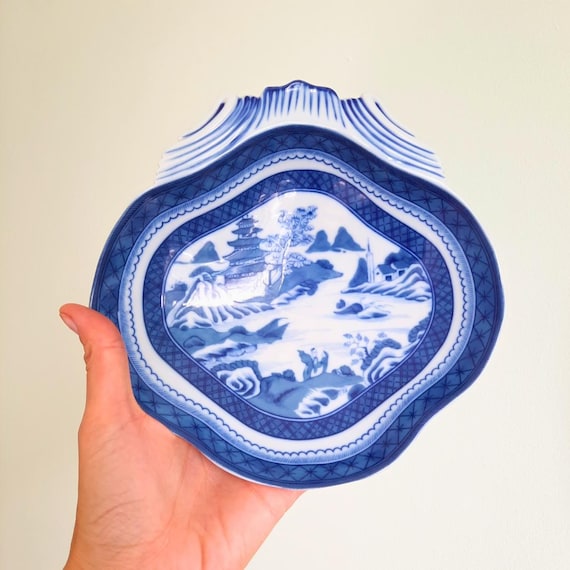 Vista Alegre Mottahedeh Portugal Blue And White Blue Canton Pattern Shell Dish Bowl