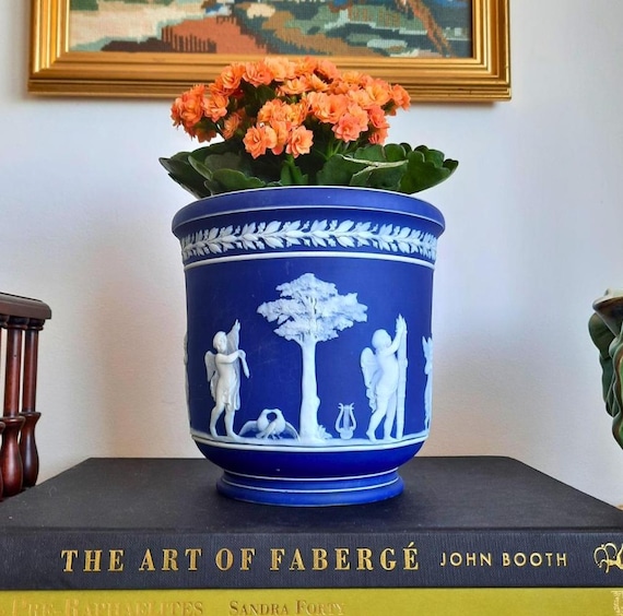 Antique Dudson Pottery Staffordshire Jasperware Planter With Neoclassical Cherubs Decoration H 6.7''