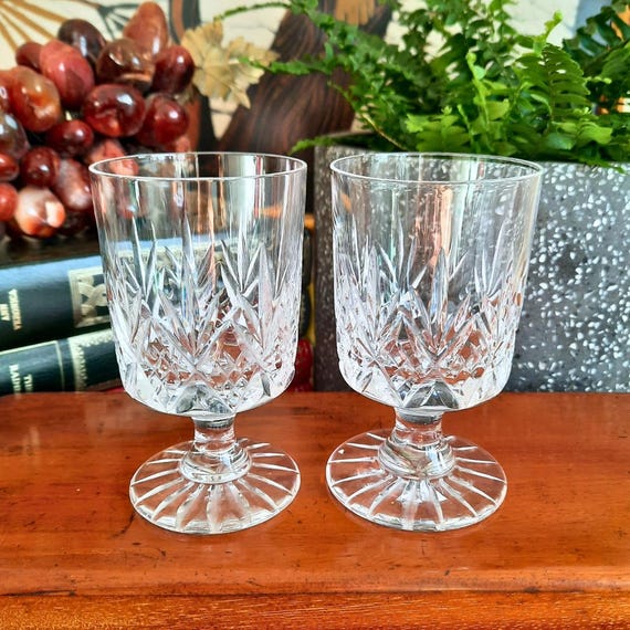 2 Vintage Whitefriars Crystal Sherry Glasses In Harrow Cut Pattern H 3.5'' Tall Excellent Condition