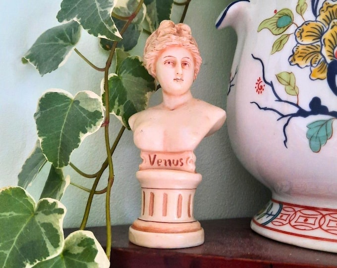 Small Antique English Ceramic Bust of The Venus Of Milo 4.5'' C 1900's