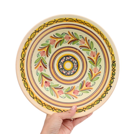 Vintage Talavera Pottery Wall Plate Made In Spain Hand-Painted 11.5 in Diameter