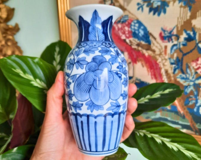 Small Chinese Ceramic Blue And White Vase Floral Hand-Painted Decoration H 7'' Tall