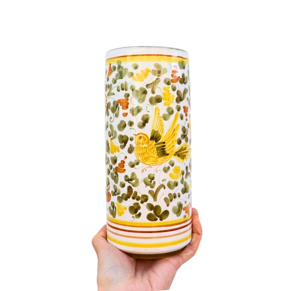 Large Italian Deruta Ceramic Vase Hand Painted Bird Decoration Signed Deruta Cassetta 9.5 in Tall Very Good Condition