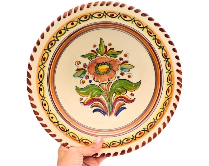 Vintage Talavera Pottery Wall Plate Made In Spain Hand-Painted 11.7 in Diameter