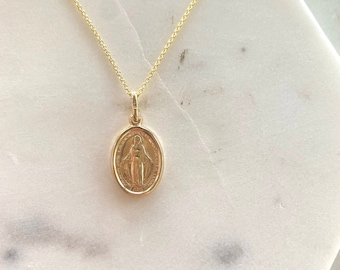 14K Gold Jungfrau Maria Oval Anhänger Halskette, religiöser Schmuck