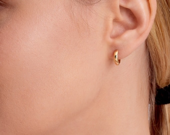 14K Solid Gold Huggie Earrings, Minimalist Everyday Jewelry